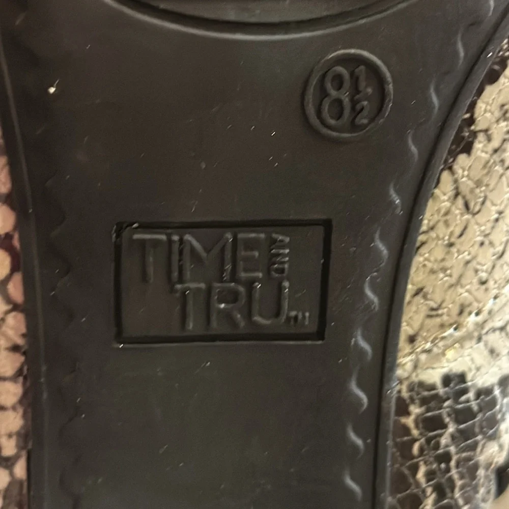 Time And Tru Reptile Look Tan & Brown Size Zip Booties